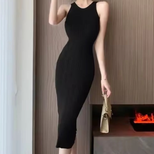 Layla Elegant Knit Bodycon Midi Dress
