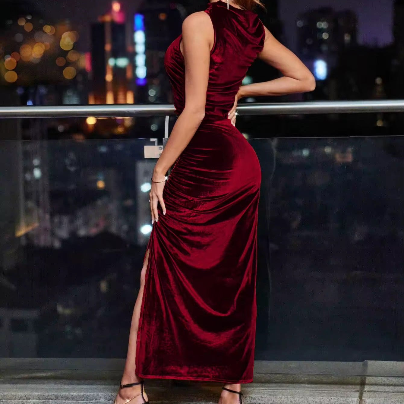 Vivi Velvet Bodycon Midi Dress